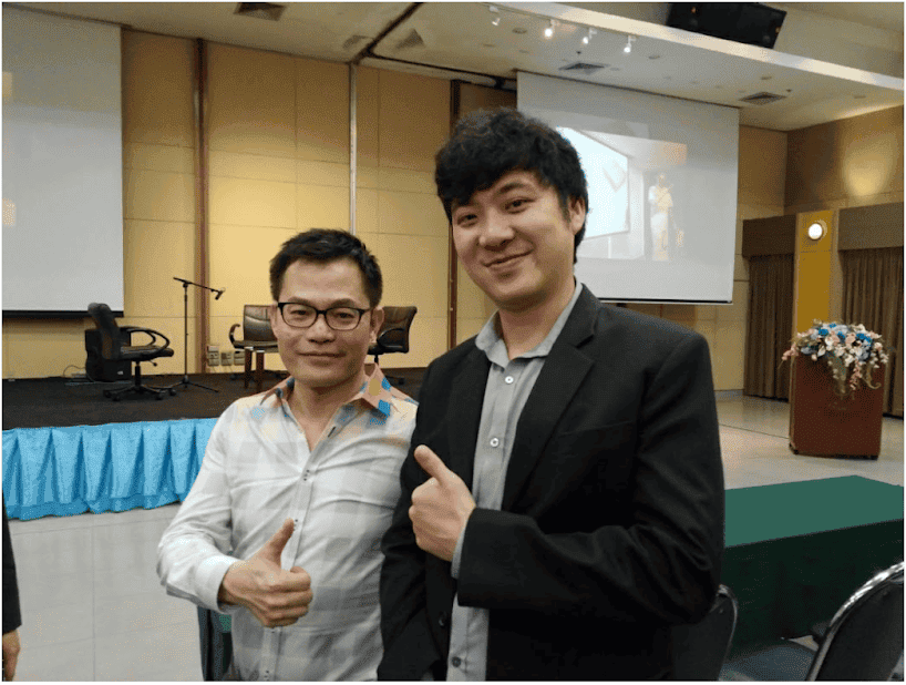 ถ่ายคู่กับ อ.ธันยวัช