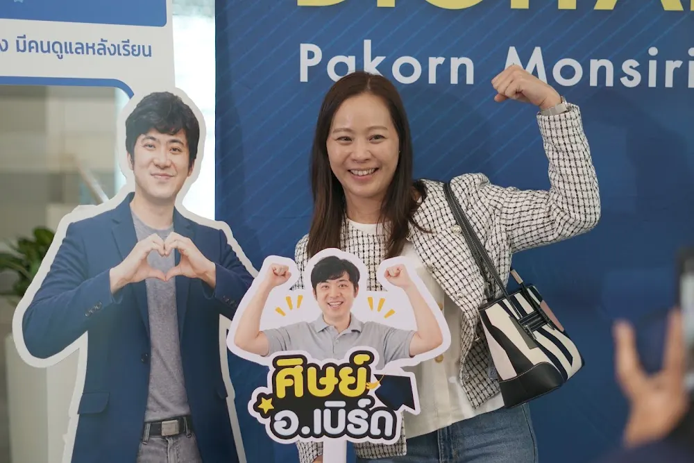 ศิษย์เก่าถ่ายรูปที่มุมถ่ายรูปงาน Meeting ครั้งที่ 5